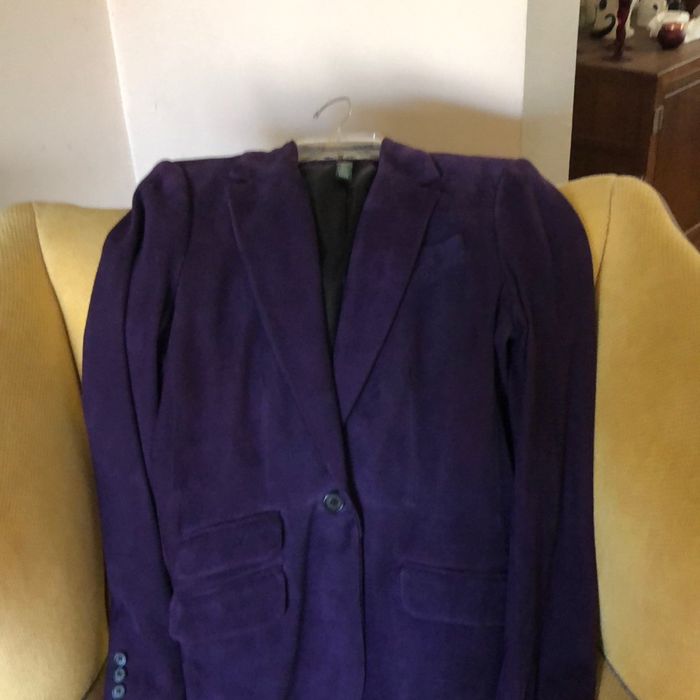 Stunning purple suede blazer great for spring wear transition. Maybe worn once